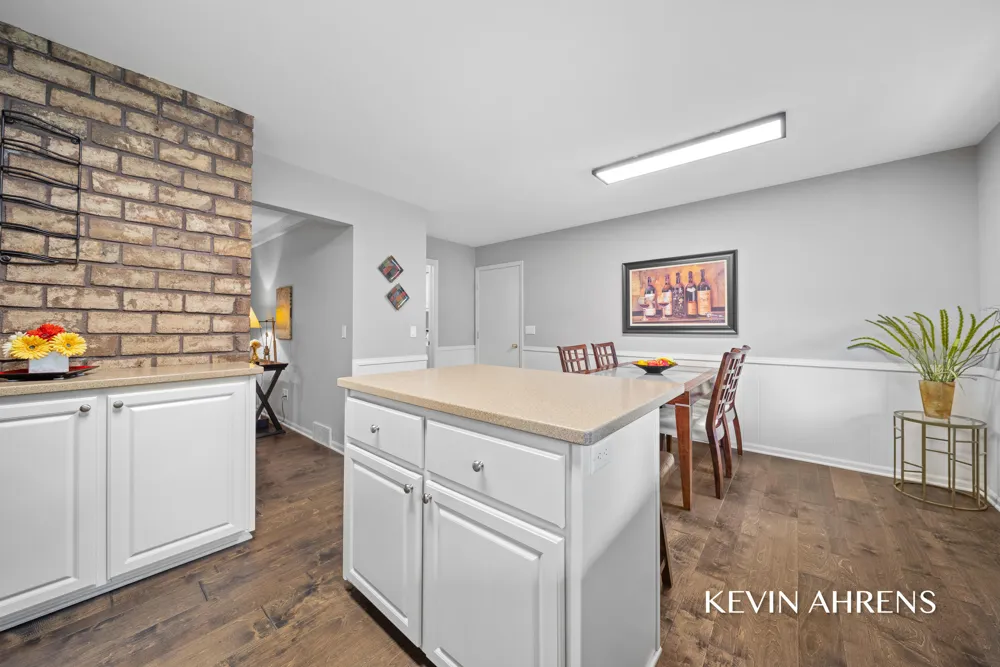 4473 Trail View NE Grand Rapids, MI 49525