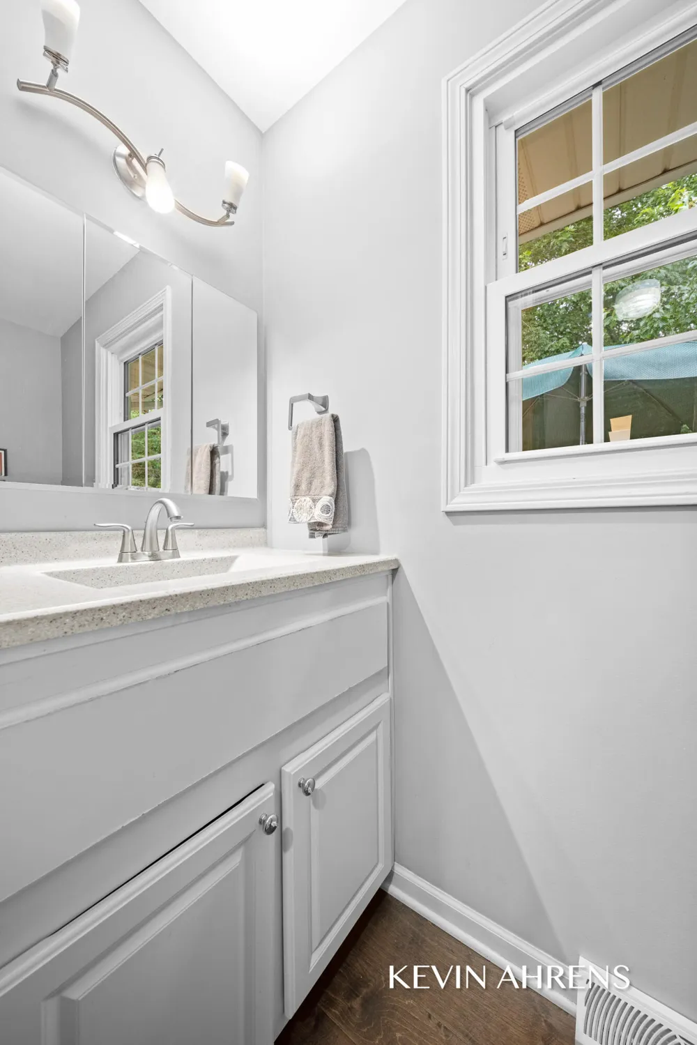 4473 Trail View NE Grand Rapids, MI 49525