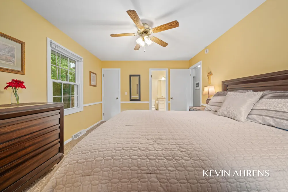 4473 Trail View NE Grand Rapids, MI 49525