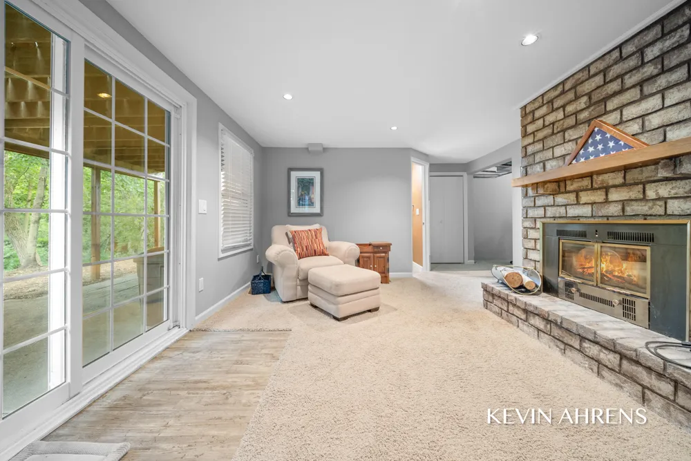 4473 Trail View NE Grand Rapids, MI 49525