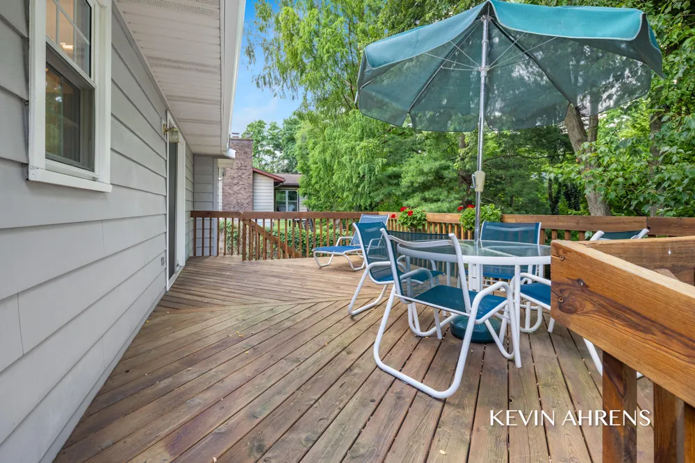 4473 Trail View NE Grand Rapids, MI 49525