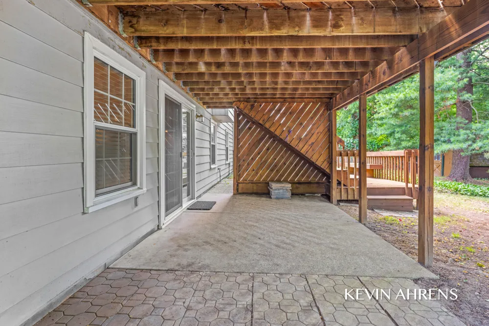 4473 Trail View NE Grand Rapids, MI 49525