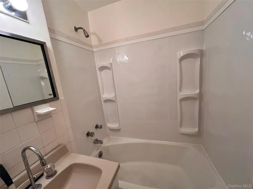 189 Drake Avenue #2C New Rochelle, NY 10805
