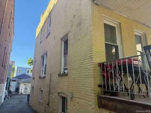 646 E 230th Street Bronx, NY 10466