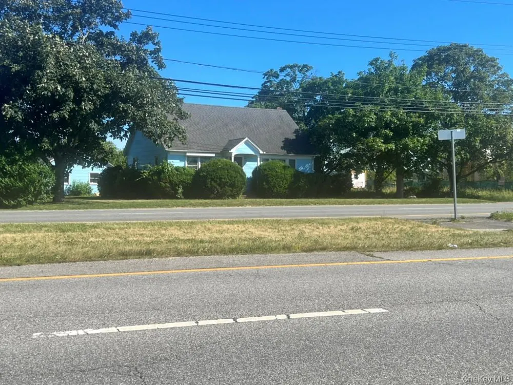 26170 County Road 48 Cutchogue, NY 11935