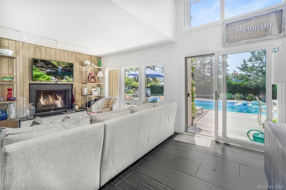 77 Bay Walk Fire Island Pines, NY 11782