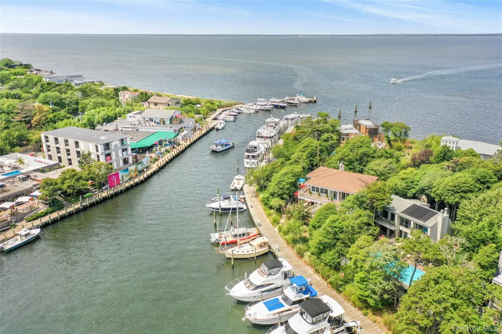 77 Bay Walk Fire Island Pines, NY 11782