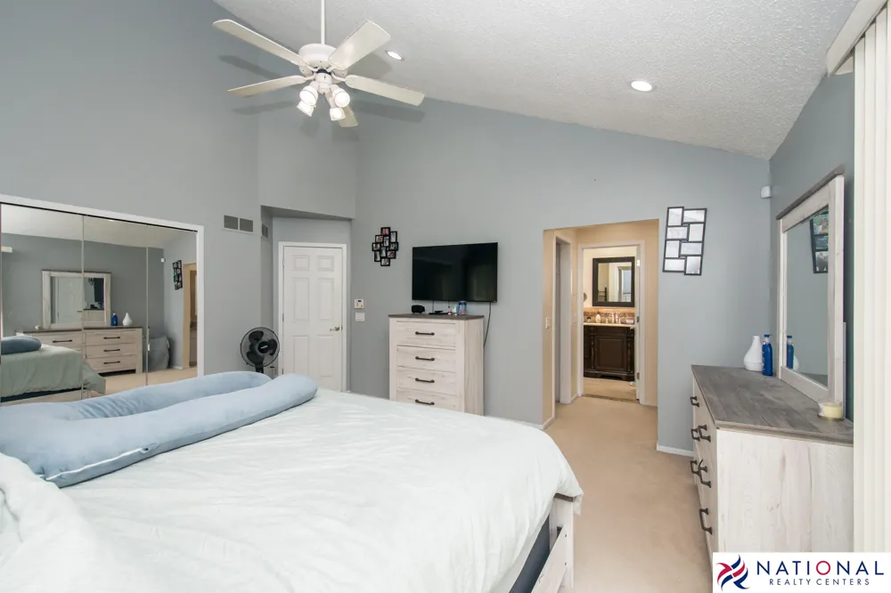 37709 Glengrove Drive Farmington, MI 48331