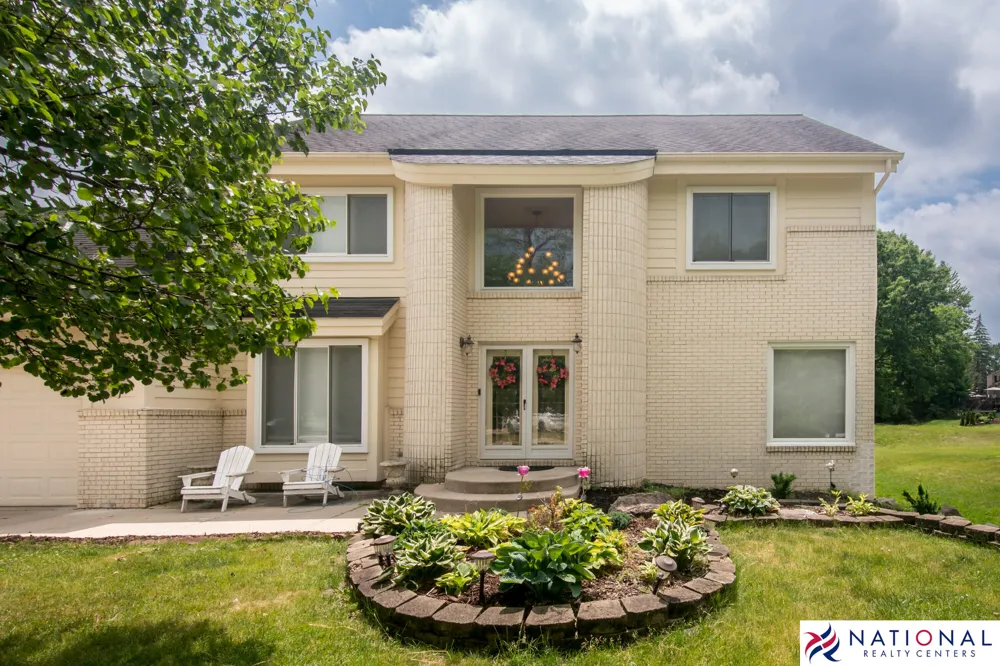 37709 Glengrove Drive Farmington, MI 48331