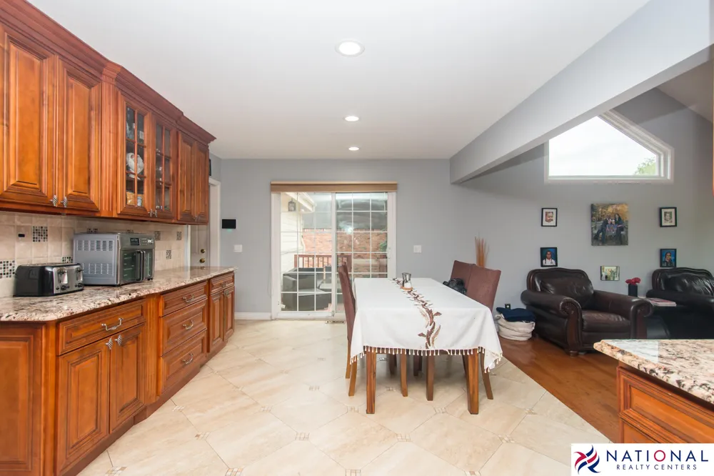 37709 Glengrove Drive Farmington, MI 48331