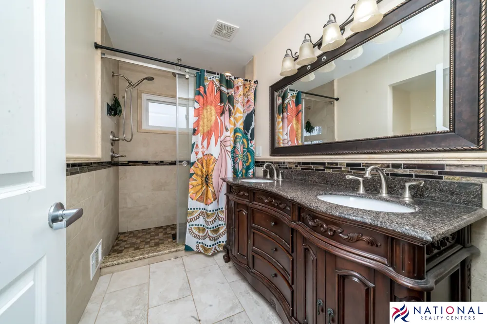 37709 Glengrove Drive Farmington, MI 48331