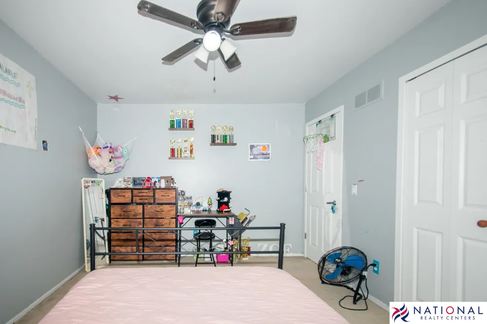 37709 Glengrove Drive Farmington, MI 48331