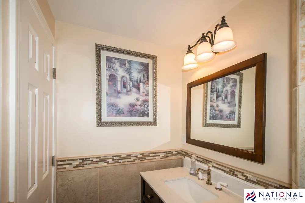37709 Glengrove Drive Farmington, MI 48331