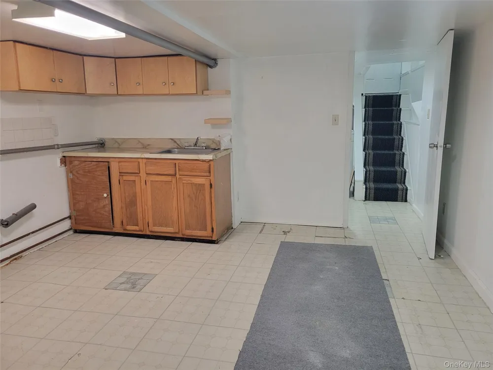 89-38 199th Street Hollis, NY 11423