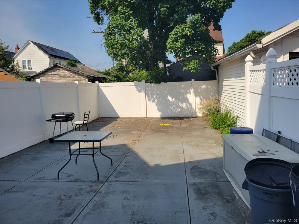 89-38 199th Street Hollis, NY 11423