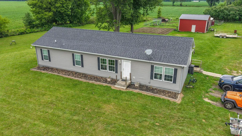 107 10 Mile Road Union City, MI 49094