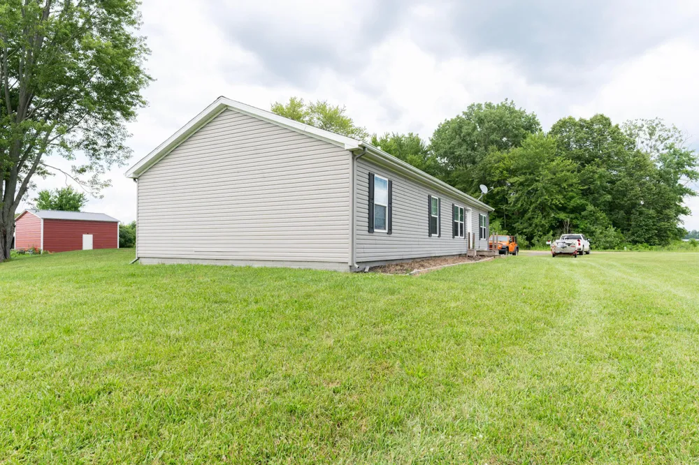107 10 Mile Road Union City, MI 49094