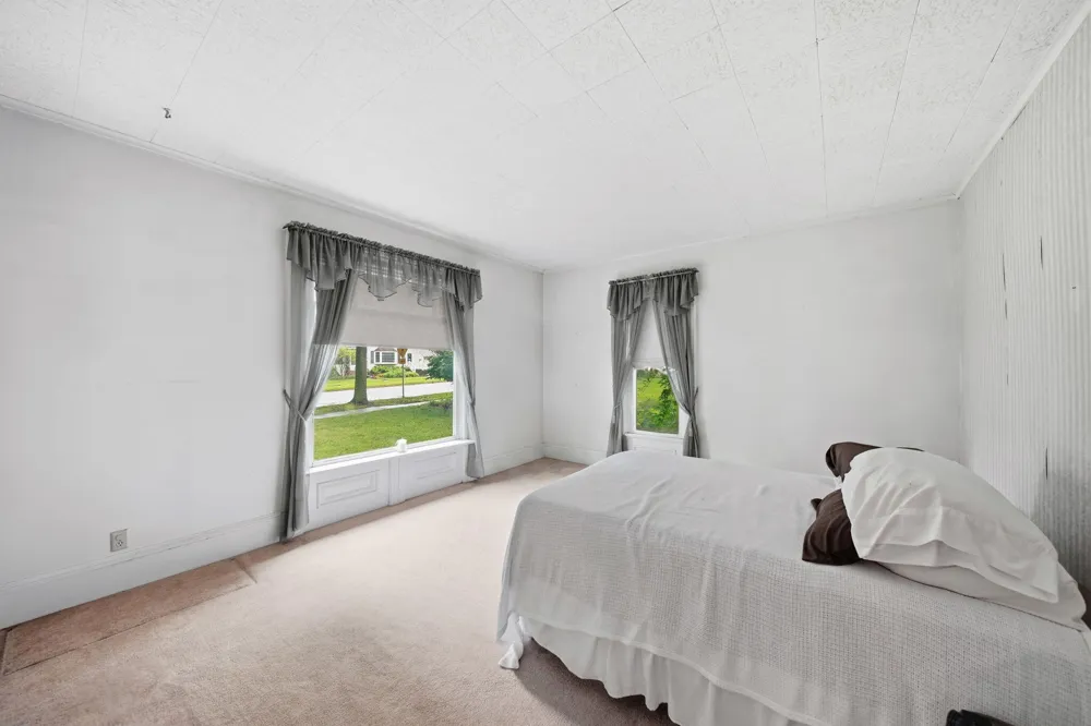 520 W Main Street Manchester, MI 48158