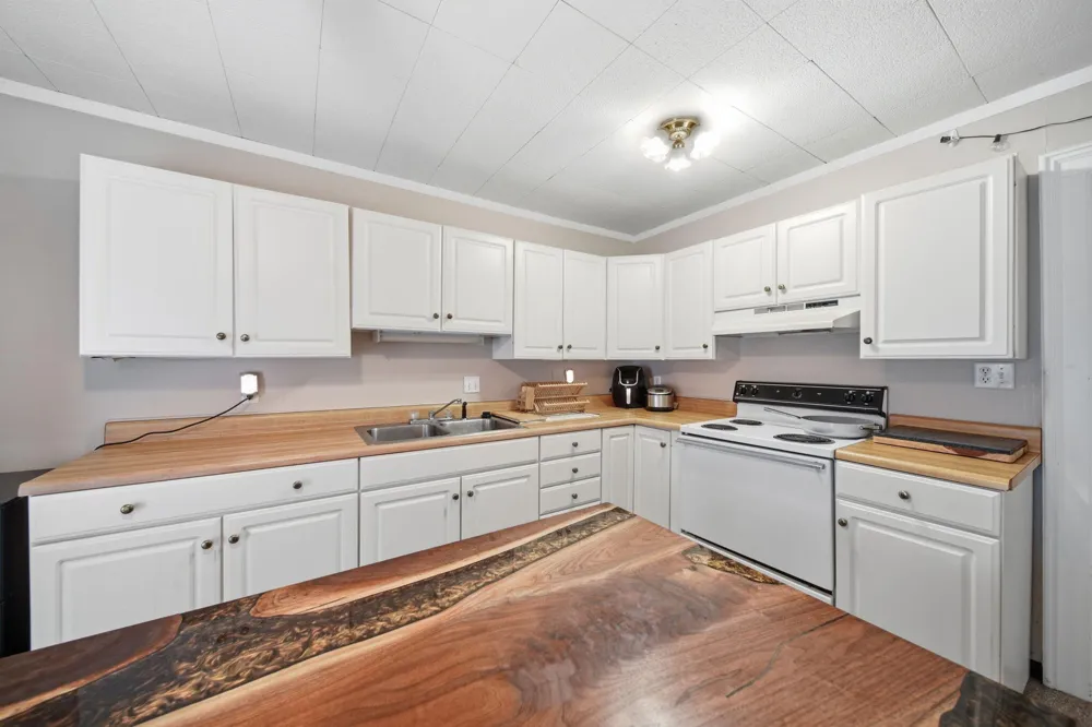 520 W Main Street Manchester, MI 48158
