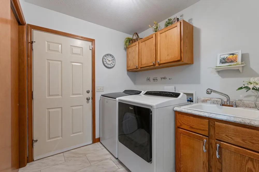 17883 Paradise Lake Vandalia, MI 49095