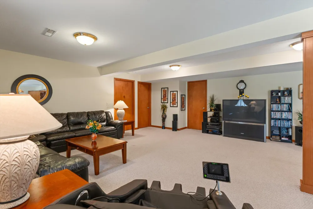 17883 Paradise Lake Vandalia, MI 49095