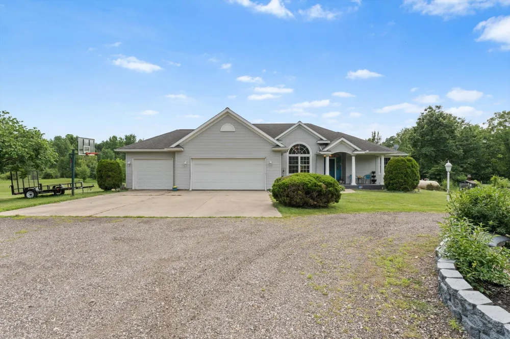 17883 Paradise Lake Vandalia, MI 49095