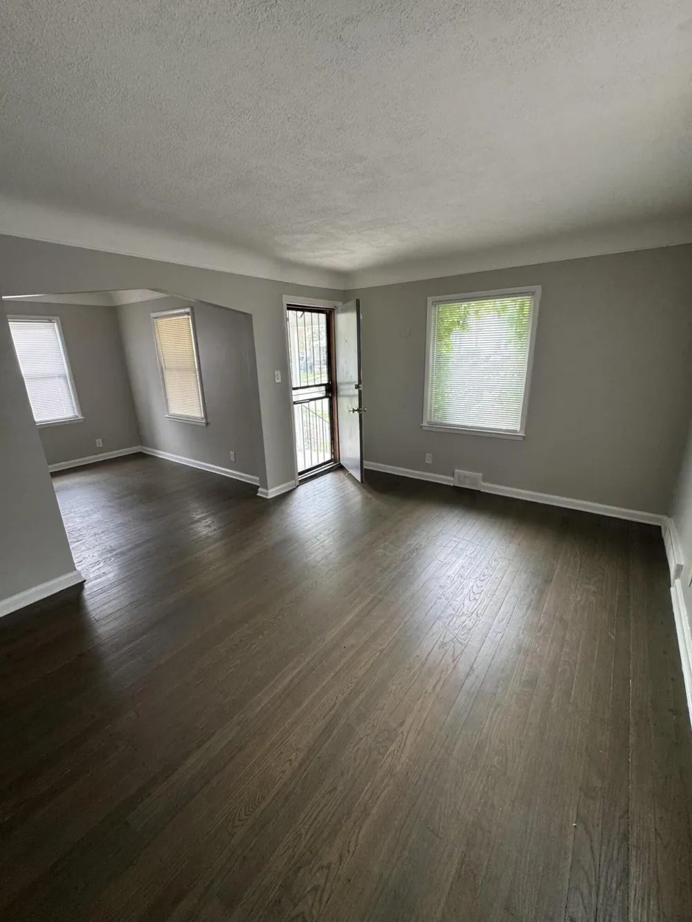 8272 Roselawn Street Detroit, MI 48204