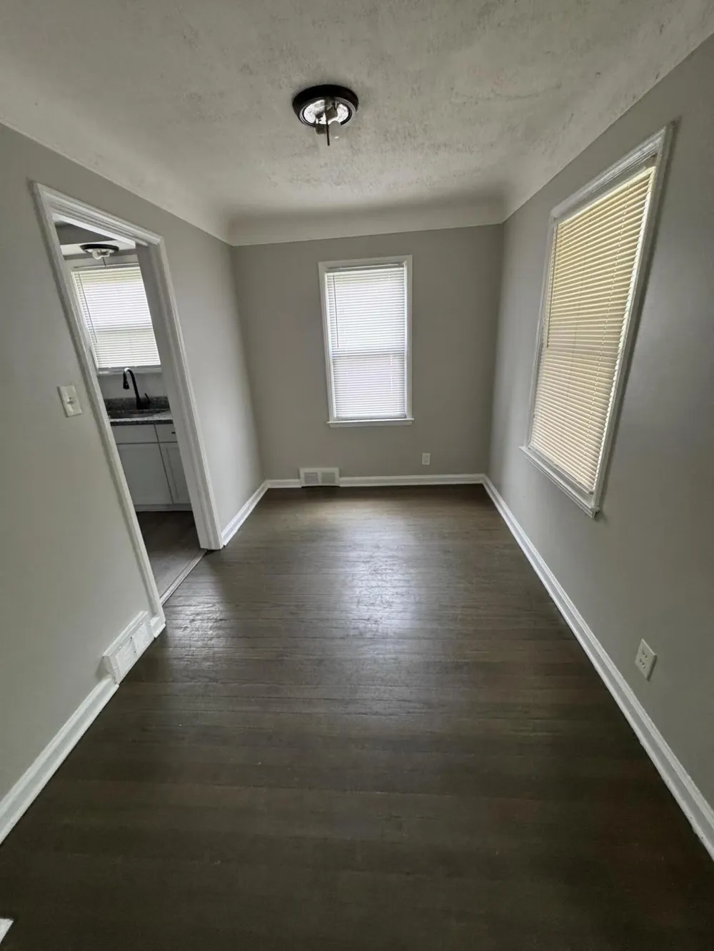 8272 Roselawn Street Detroit, MI 48204