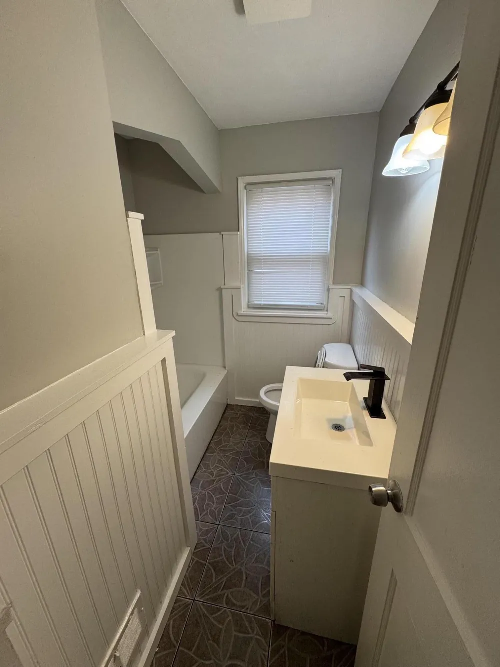 8272 Roselawn Street Detroit, MI 48204