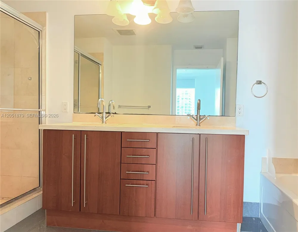 1111 SW 1st Ave #2223-N Miami, FL 33130