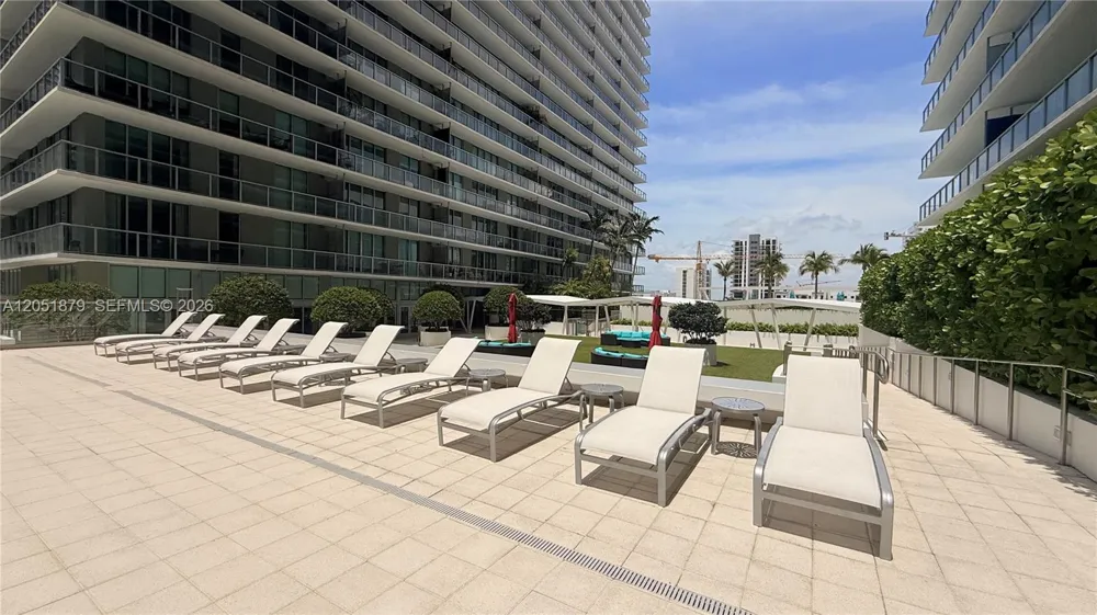 1111 SW 1st Ave #2223-N Miami, FL 33130