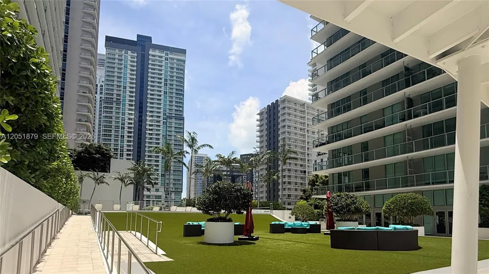 1111 SW 1st Ave #2223-N Miami, FL 33130