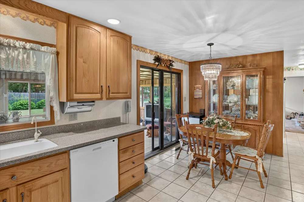 26384 Sweetbriar Street Edwardsburg, MI 49112