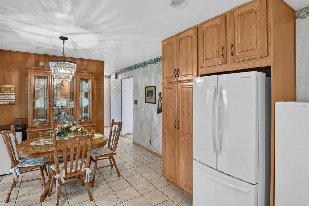 26384 Sweetbriar Street Edwardsburg, MI 49112