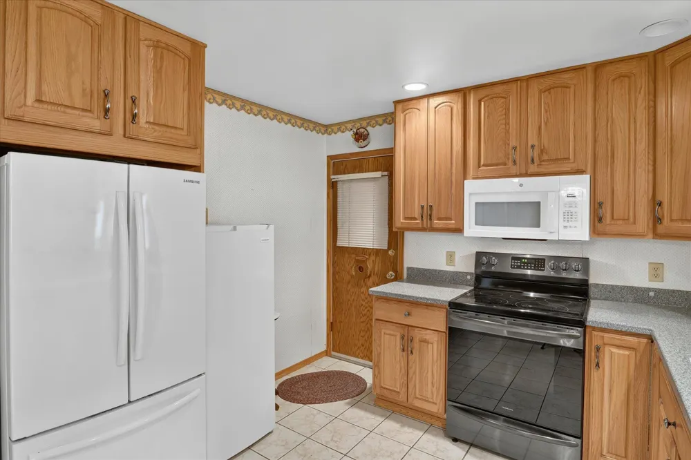 26384 Sweetbriar Street Edwardsburg, MI 49112