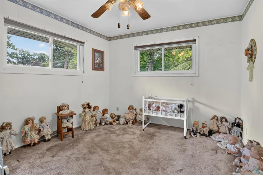 26384 Sweetbriar Street Edwardsburg, MI 49112