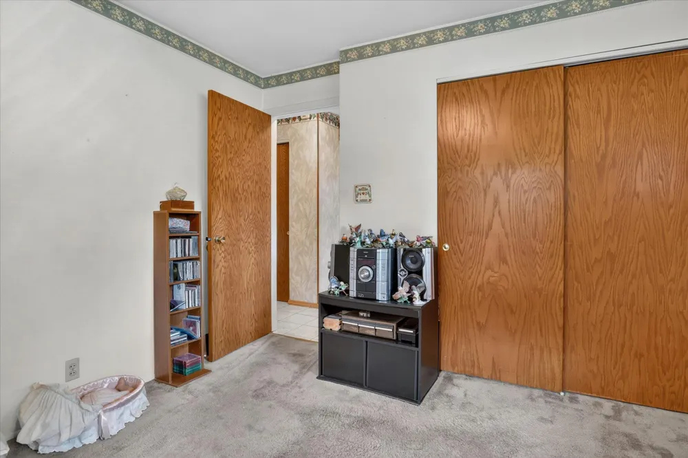 26384 Sweetbriar Street Edwardsburg, MI 49112