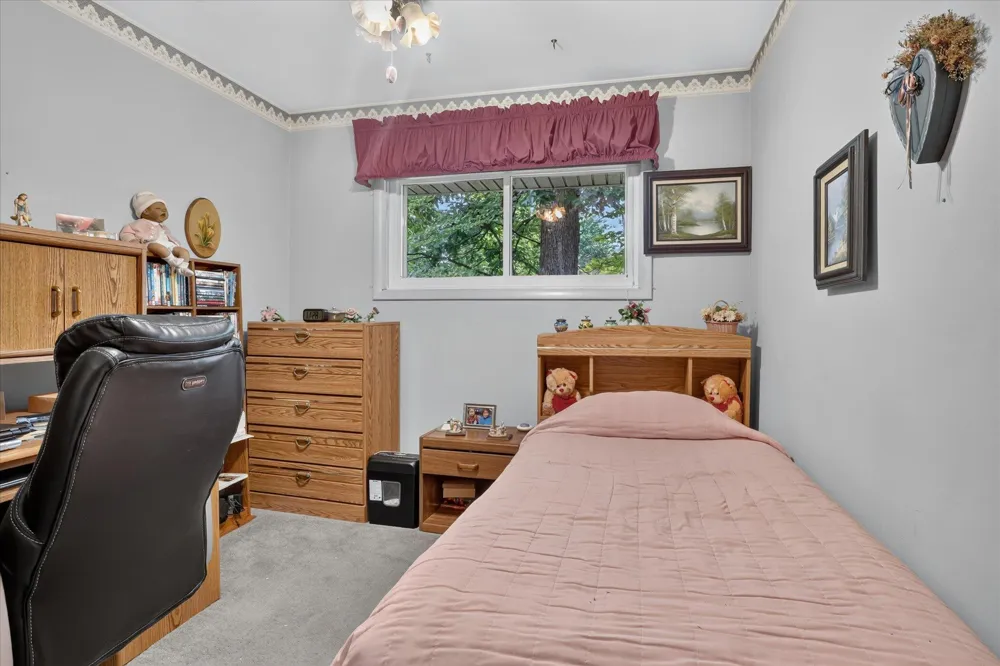 26384 Sweetbriar Street Edwardsburg, MI 49112