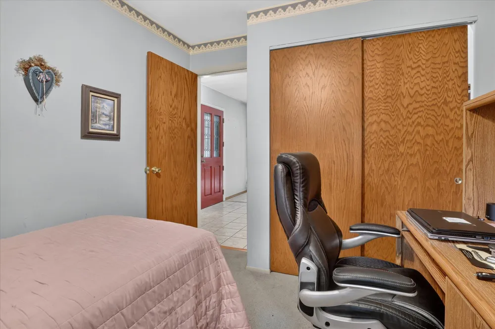 26384 Sweetbriar Street Edwardsburg, MI 49112