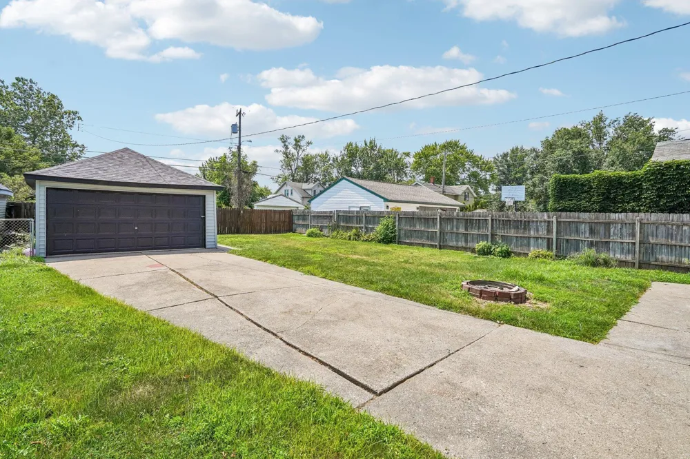 1137 Elm Street Wyandotte, MI 48192