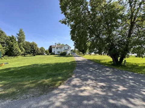 5372 W 8th