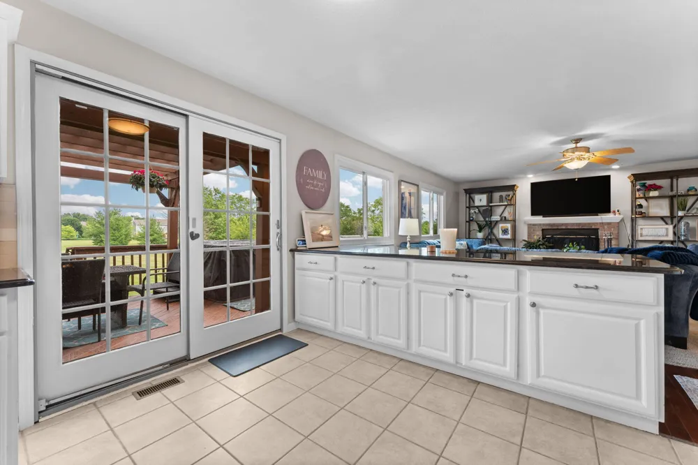 9128 Meadow View Lane Saline, MI 48176
