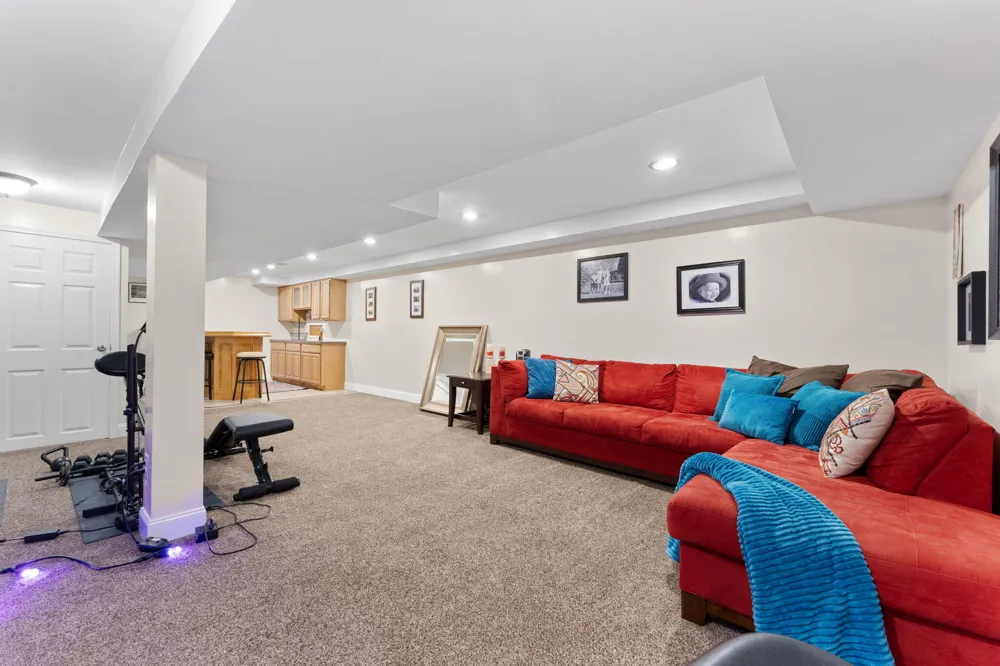 9128 Meadow View Lane Saline, MI 48176