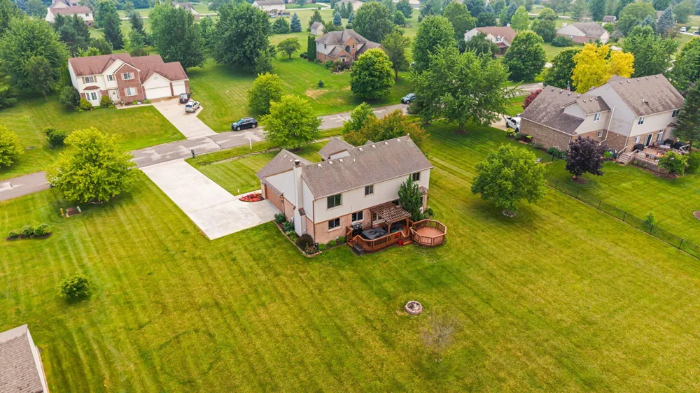 9128 Meadow View Lane Saline, MI 48176