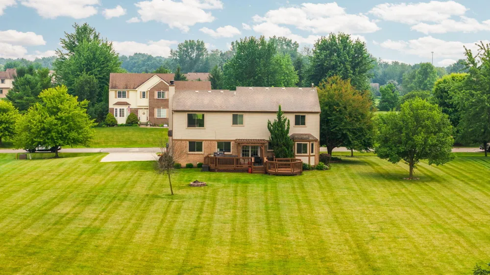 9128 Meadow View Lane Saline, MI 48176