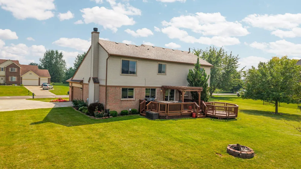 9128 Meadow View Lane Saline, MI 48176