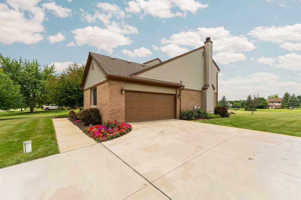 9128 Meadow View Lane Saline, MI 48176