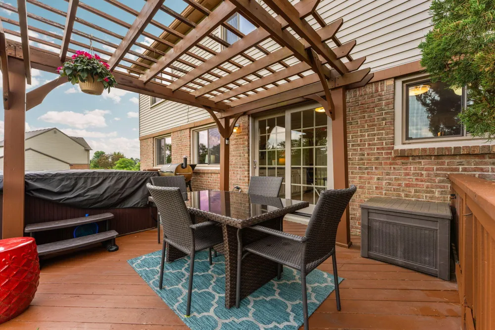 9128 Meadow View Lane Saline, MI 48176