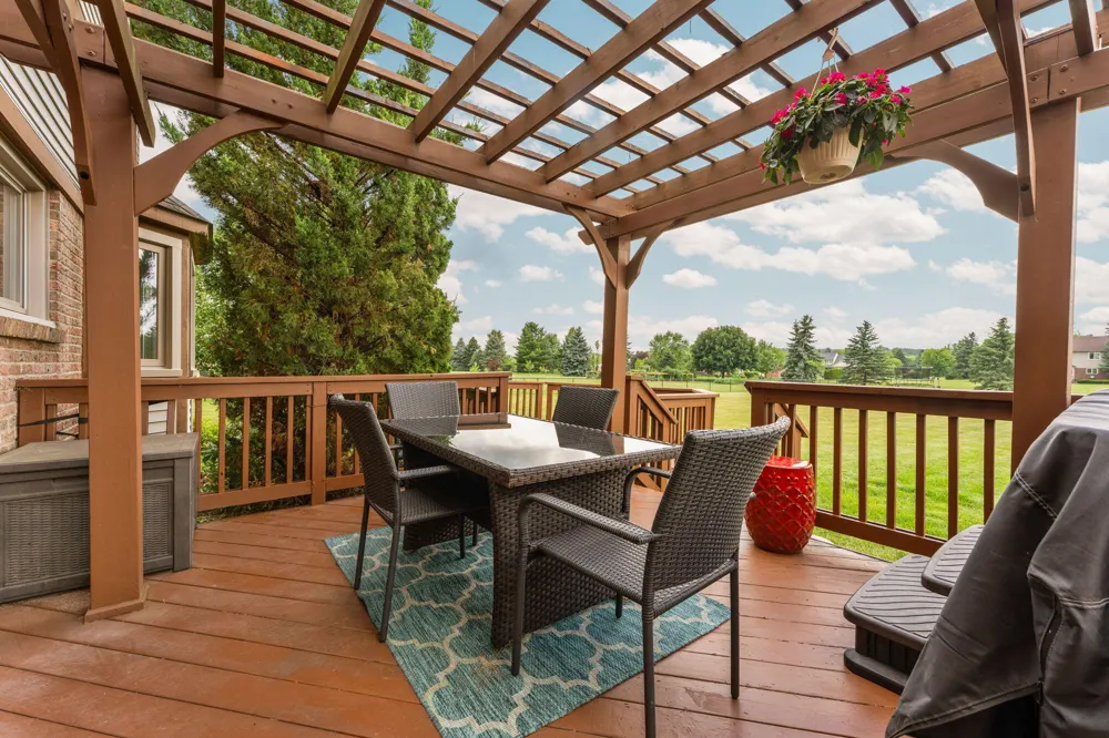 9128 Meadow View Lane Saline, MI 48176