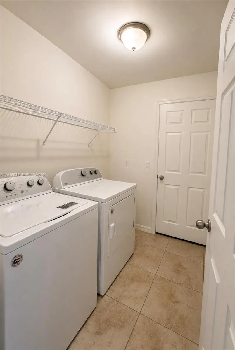 2208 NW 42ND PL Cape Coral, FL 33993